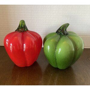 Art glass realistic life-size vegetables red and green bell peppers